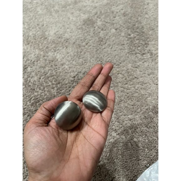 Big Silver stud earrings statement bold large round metal chunky shiny stud - Picture 5 of 7